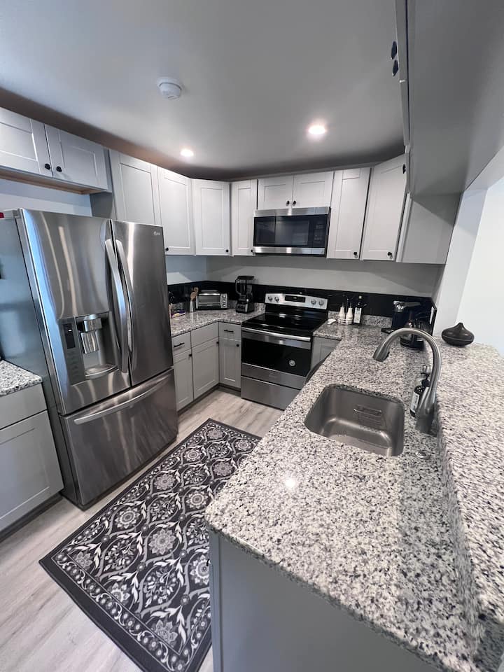 Quiet and Cozy | 2BR in Tysons | Parking + Metro