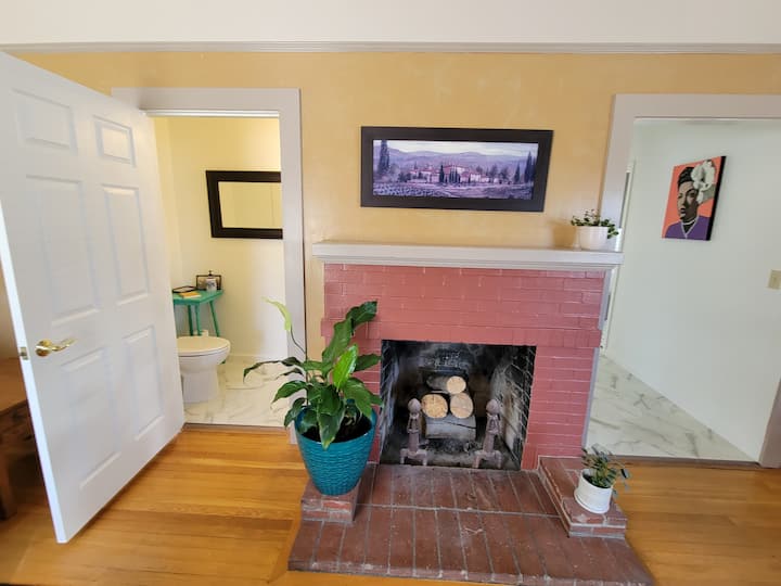 Colleen's Cottage 3 Bedrooms In Henderson Center - Eureka, CA