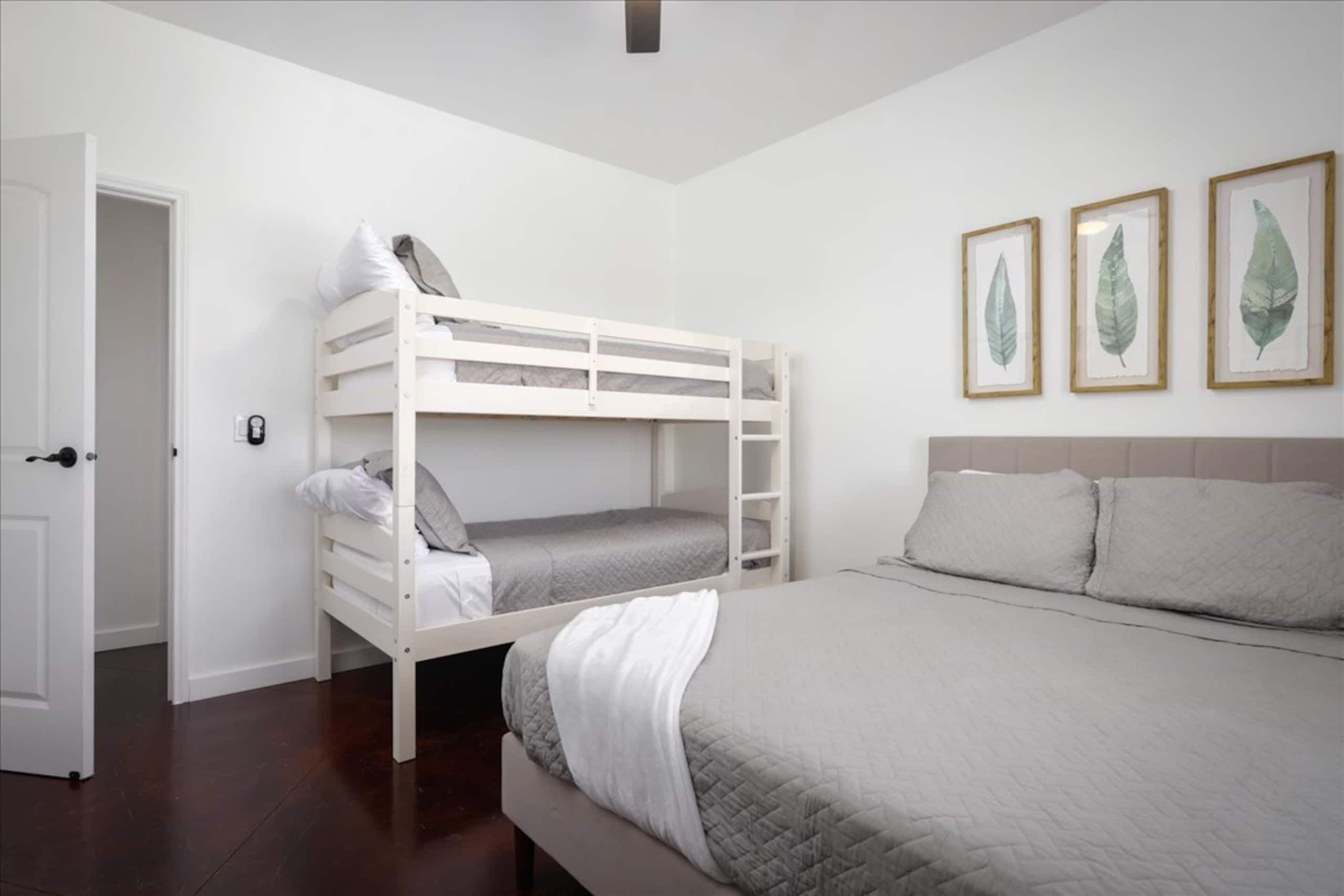 Home in Kailua-Kona · ★4.98 · 3 bedrooms · 5 beds · 2.5 private baths - Image 24