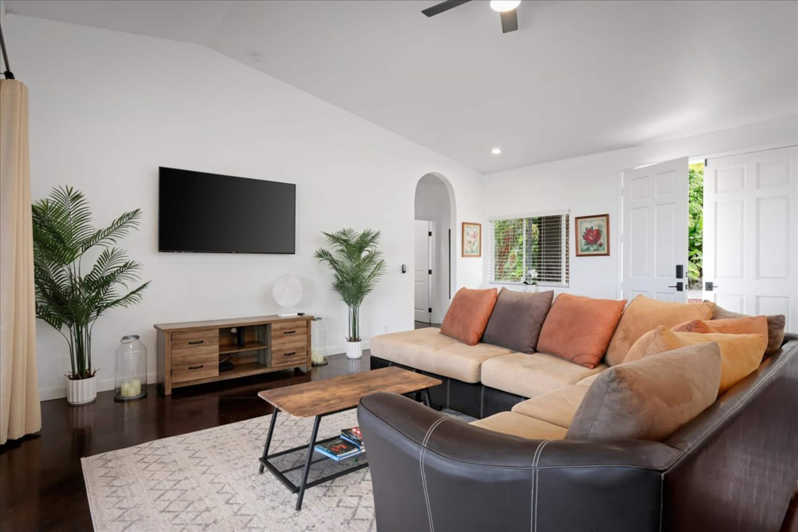 Home in Kailua-Kona · ★4.98 · 3 bedrooms · 5 beds · 2.5 private baths - Image 3