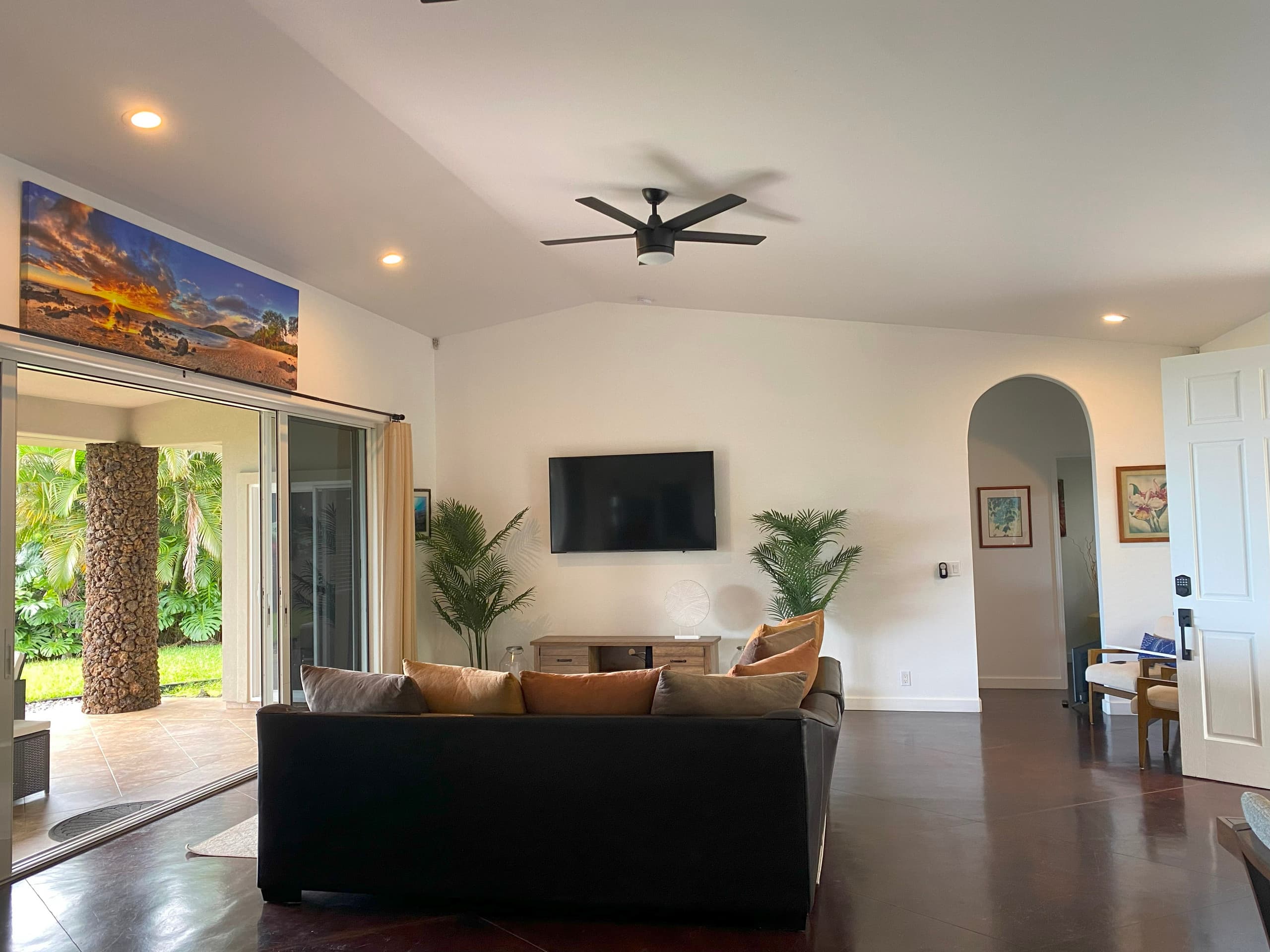 Home in Kailua-Kona · ★4.98 · 3 bedrooms · 5 beds · 2.5 private baths - Image 2