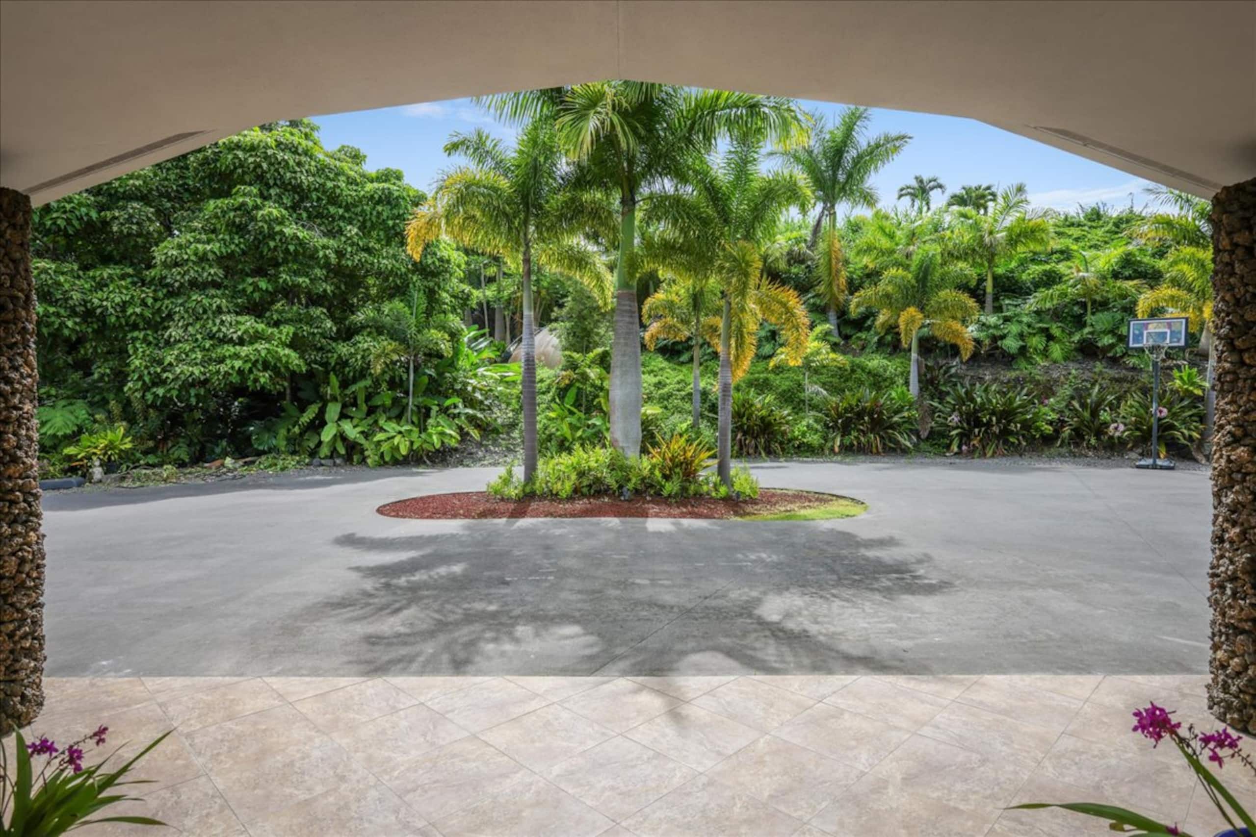 Home in Kailua-Kona · ★4.98 · 3 bedrooms · 5 beds · 2.5 private baths - Image 37