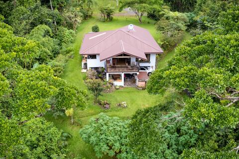 Bromelia House AC Your Gateway to La Fortuna