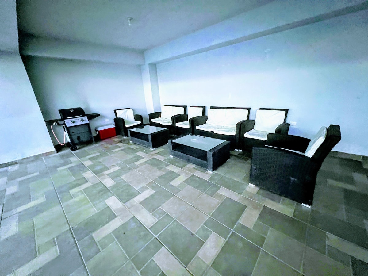 Room to spread out at 6 Bedrooms Vacation Home & Pool