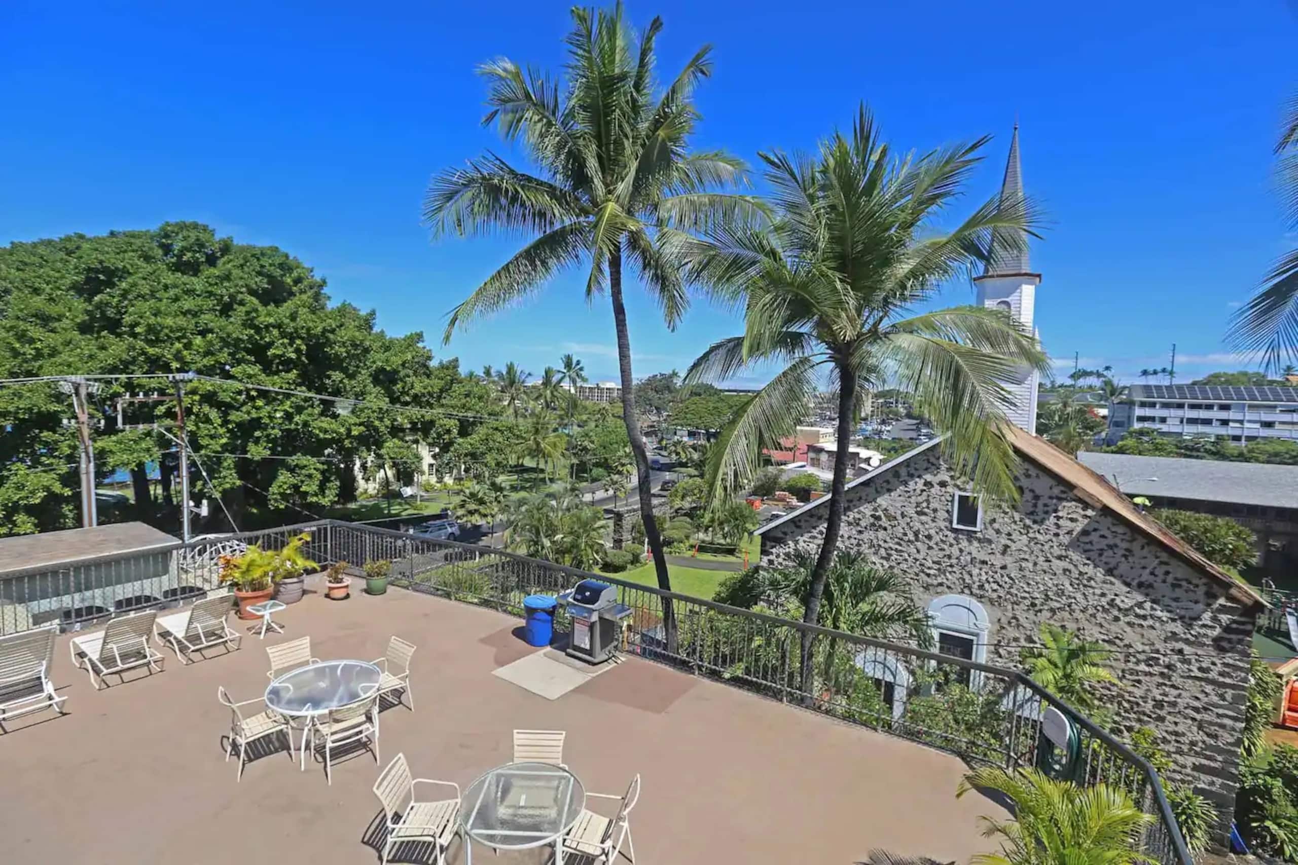 Condo in Kailua-Kona · ★4.92 · 2 bedrooms · 3 beds · 2 baths - Image 28