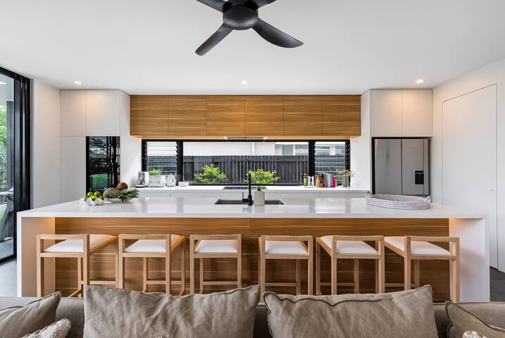 Nola Three gallery image 3