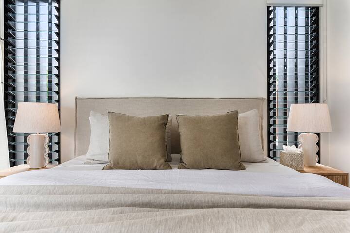 Nola Three gallery image 4