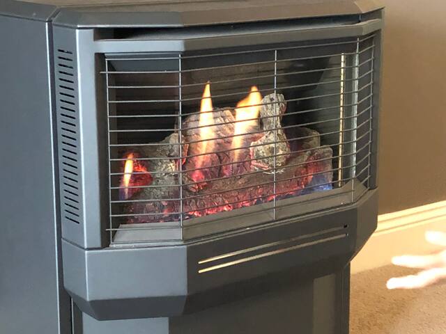 Camellia Waterfall Mountain View Retreat gallery image 3