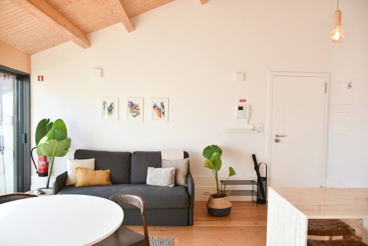 Sunny penthouse jacuzzi 2 bedrooms, center gallery image 3