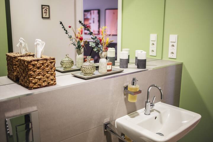 114m² Two-Bedroom Apartment w/ Balcony in Mitte gallery image 5