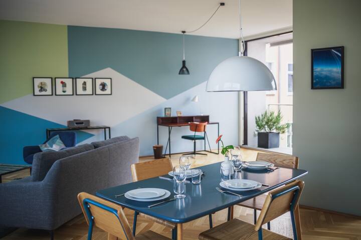 114m² Two-Bedroom Apartment w/ Balcony in Mitte gallery image 2
