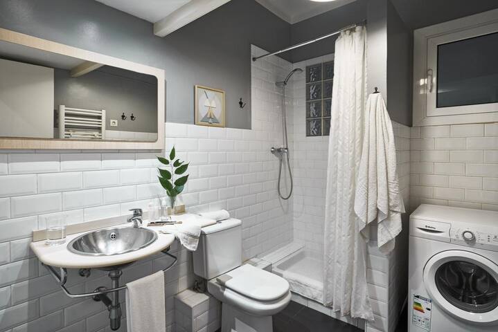 Magnificent 4 bedroom apartment in Eixample gallery image 3