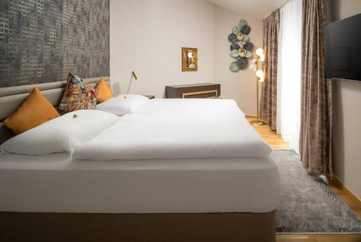 Premium Apartment mit 2 Schlafzimmer und Balkon gallery image 2