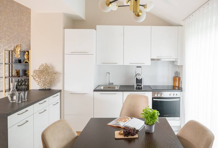 Premium Apartment mit 2 Schlafzimmer und Balkon gallery image 3