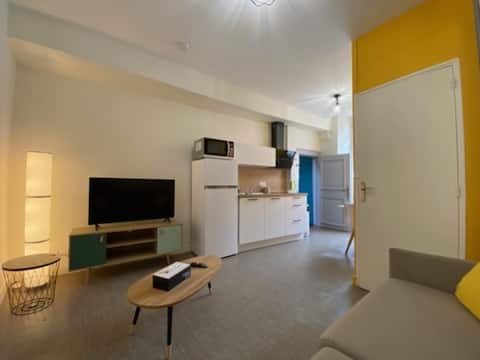 Popular Airbnb listing: School 101 in La Flèche