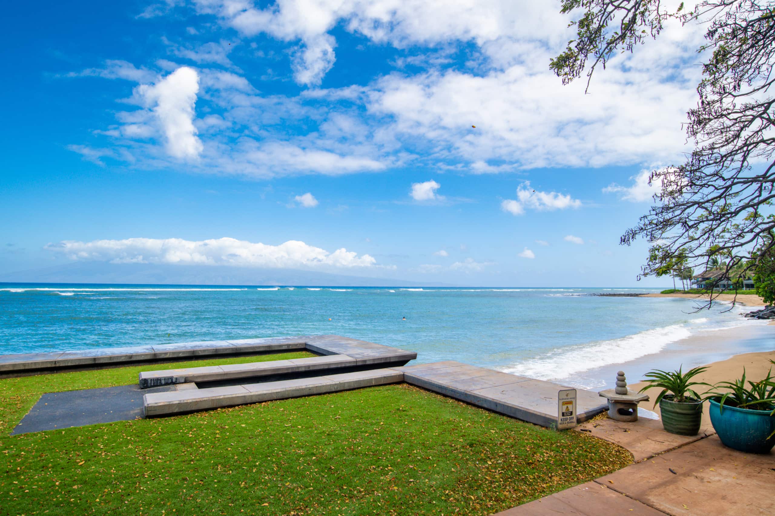 Condo in Lahaina · ★4.84 · 1 bedroom · 1 bed · 1 bath - Image 17