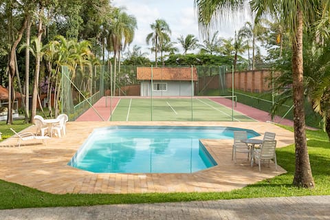 Country house with pool and tennis court