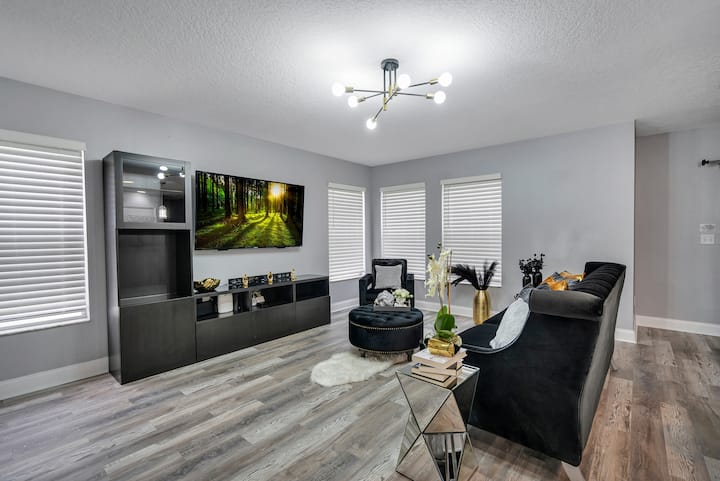 Modern 3-br Luxury Townhome – Perfect For Families - Lake Tohopekaliga, FL
