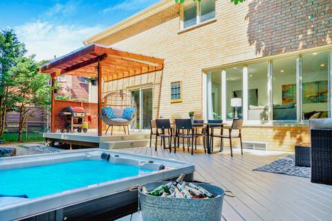 Table+Beds for 24! Dream Kitchen/King Beds/Hot Tub