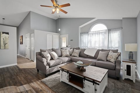 Blair's House in St. Peters 4 Bed 2 Bath Sleeps 10