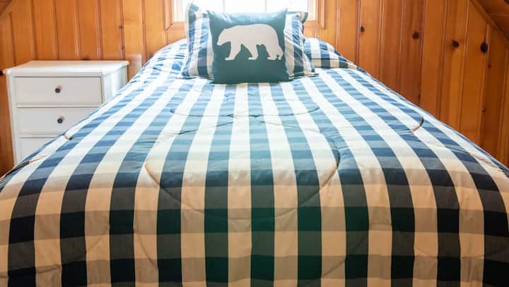 Chambre 3 : lit double et lit jumeau