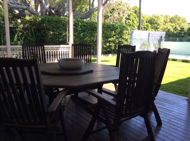 Spacious Family Home with Pool gallery image 4