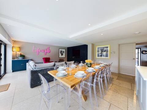 Fabulous Family House 5*location & 5*accommodation