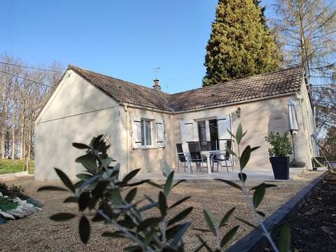 Cozy house "Les Guez" 25 minutes from Beauval Zoo
