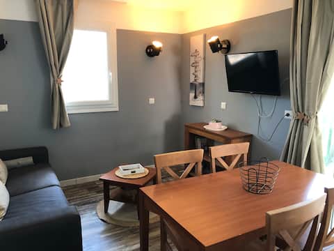 Top Airbnb: Waterfront vacation! in Carcans
