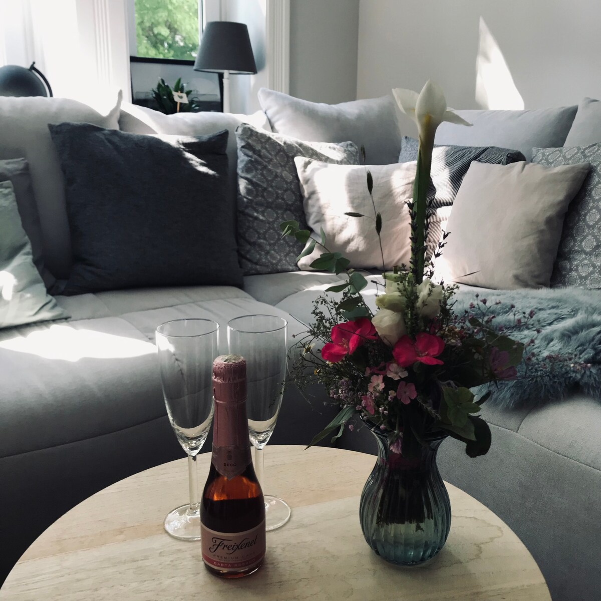 Top performing Airbnb: Beautiful old building apartment in Hamburg in Winterhude
