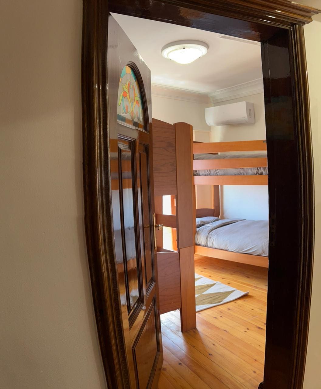 房间2- 4张双层床
