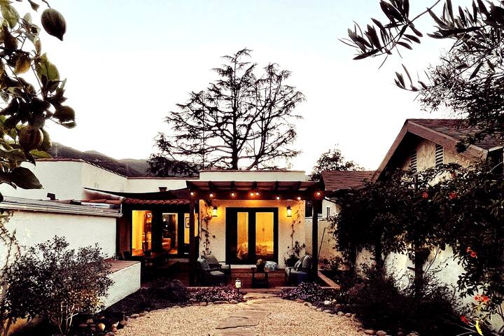 Bright Montrose House in a Quiet Neighborhood gallery image 4