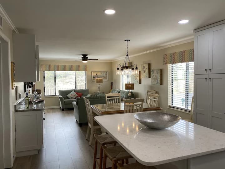 Enjoy Serenity In Emerald Isle W/ Great Amenities - Swansboro, NC
