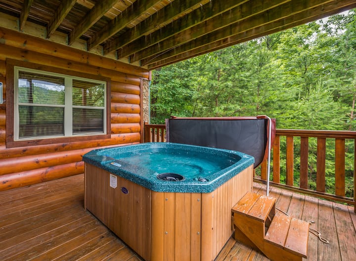 不動産投資　アメリカ不動産　ゲストハウス　Airbnb トランクルーム　17冊 Highlands Castle overlooking Lake George (+2 more) - Airbnb