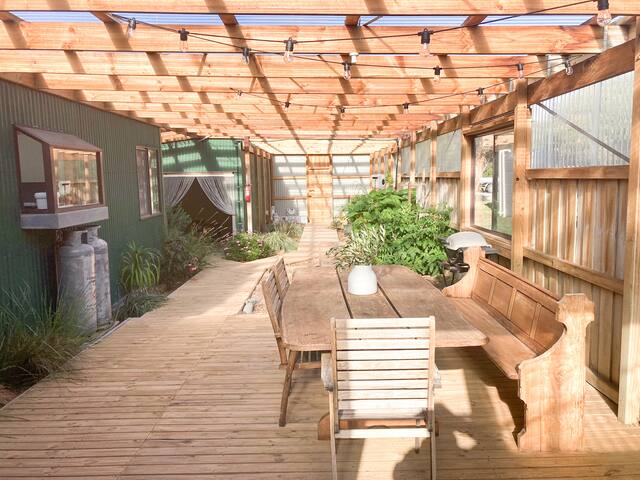 Buttons By The Beach (King Island coastal retreat) gallery image 4