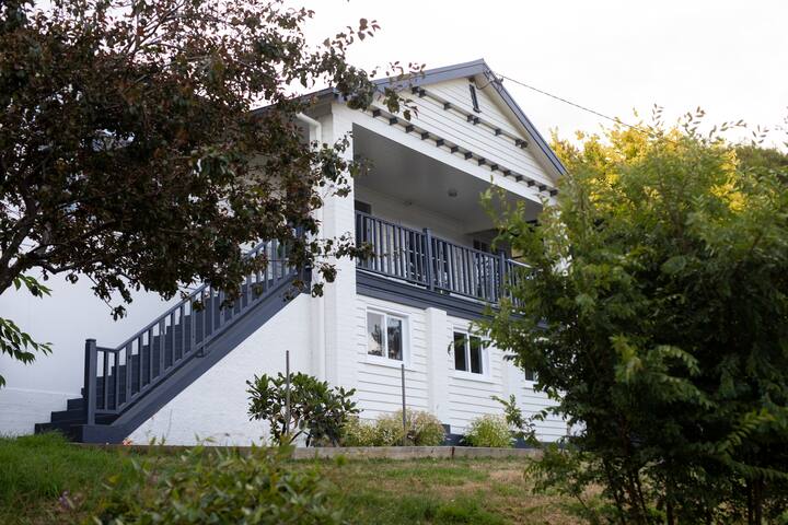 Woodland Bay Retreat: A Secluded haven gallery image 3