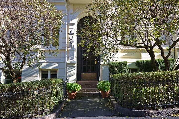 Beautiful apartment in the embassy area. gallery image 3