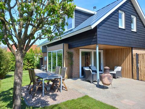 Holiday home with sauna near the Veerse Meer