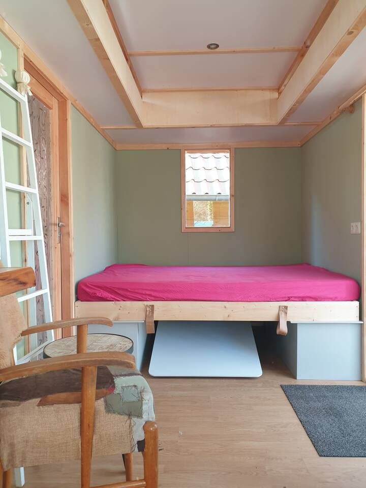 Двойното легло, сгънато