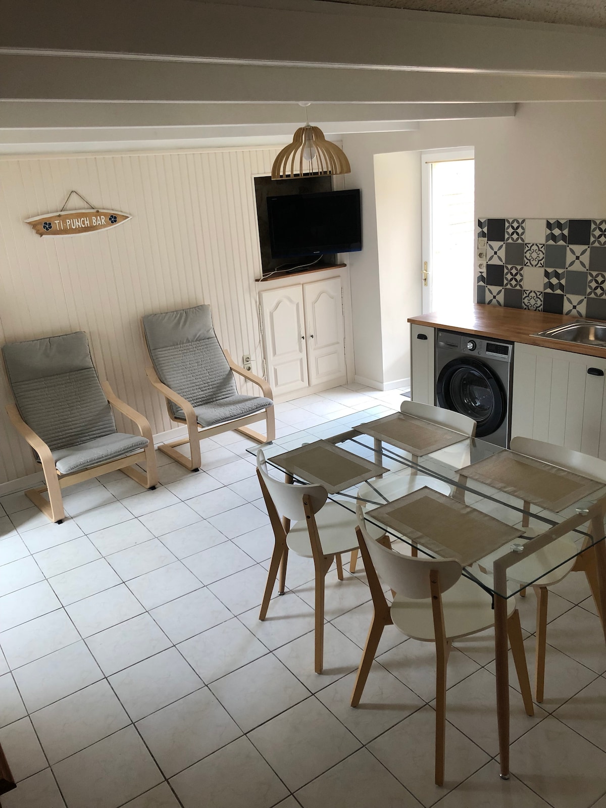 Successful Airbnb property: Pretty Breton penty 250 meters from the beaches in Audierne