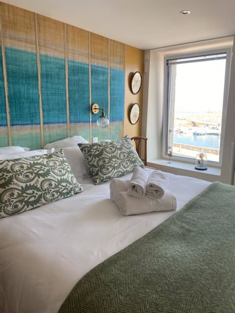 Sea view, garden & comfort, quiet stay in Diélette