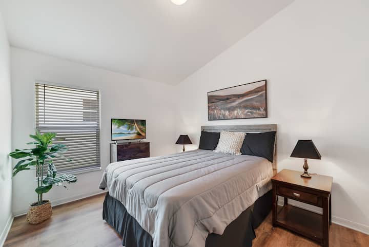 Deuxième chambre queen size | RokuTV