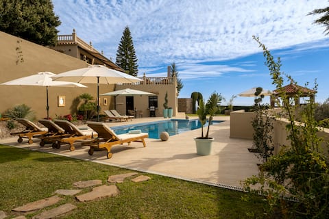 Popular Airbnb listing: Beautiful cottage next to pool with unique views in Torrox