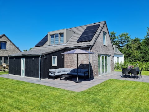 Beautiful luxury Villa 5 kilometers from the sea