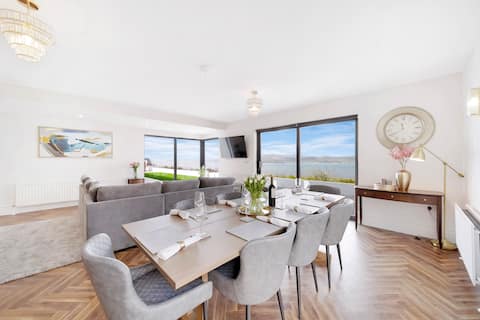 Saltwater House: Fahan. Views. Luxury. Sleeps 10.