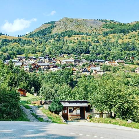 LE REVE ALPINE - MONTAGNARD DUPLEX FACING LES ECRINS