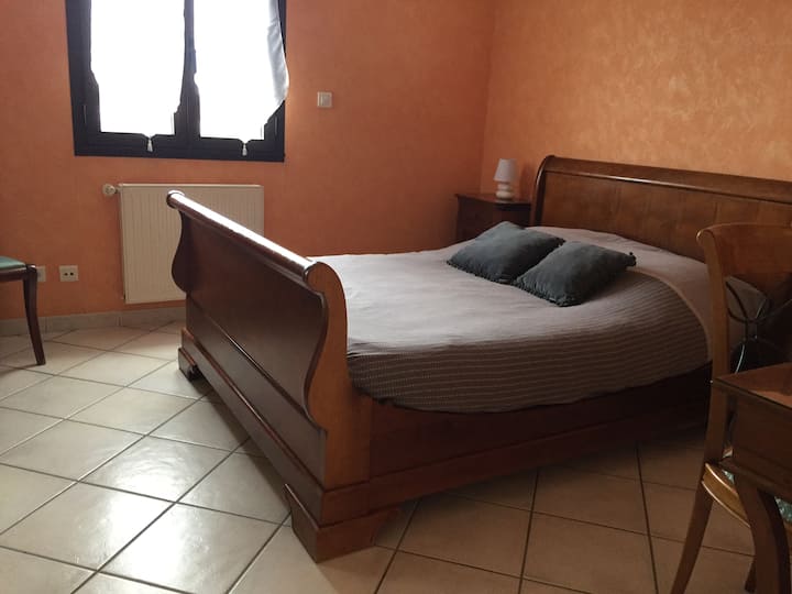 Dhomë gjumi 2