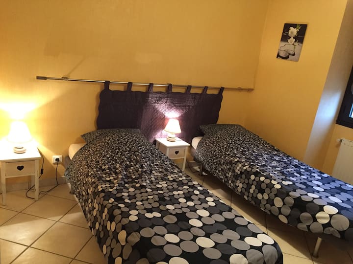 Dhomë gjumi 1