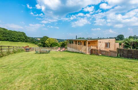 Enjoy a peaceful farm stay in Gloucestershire