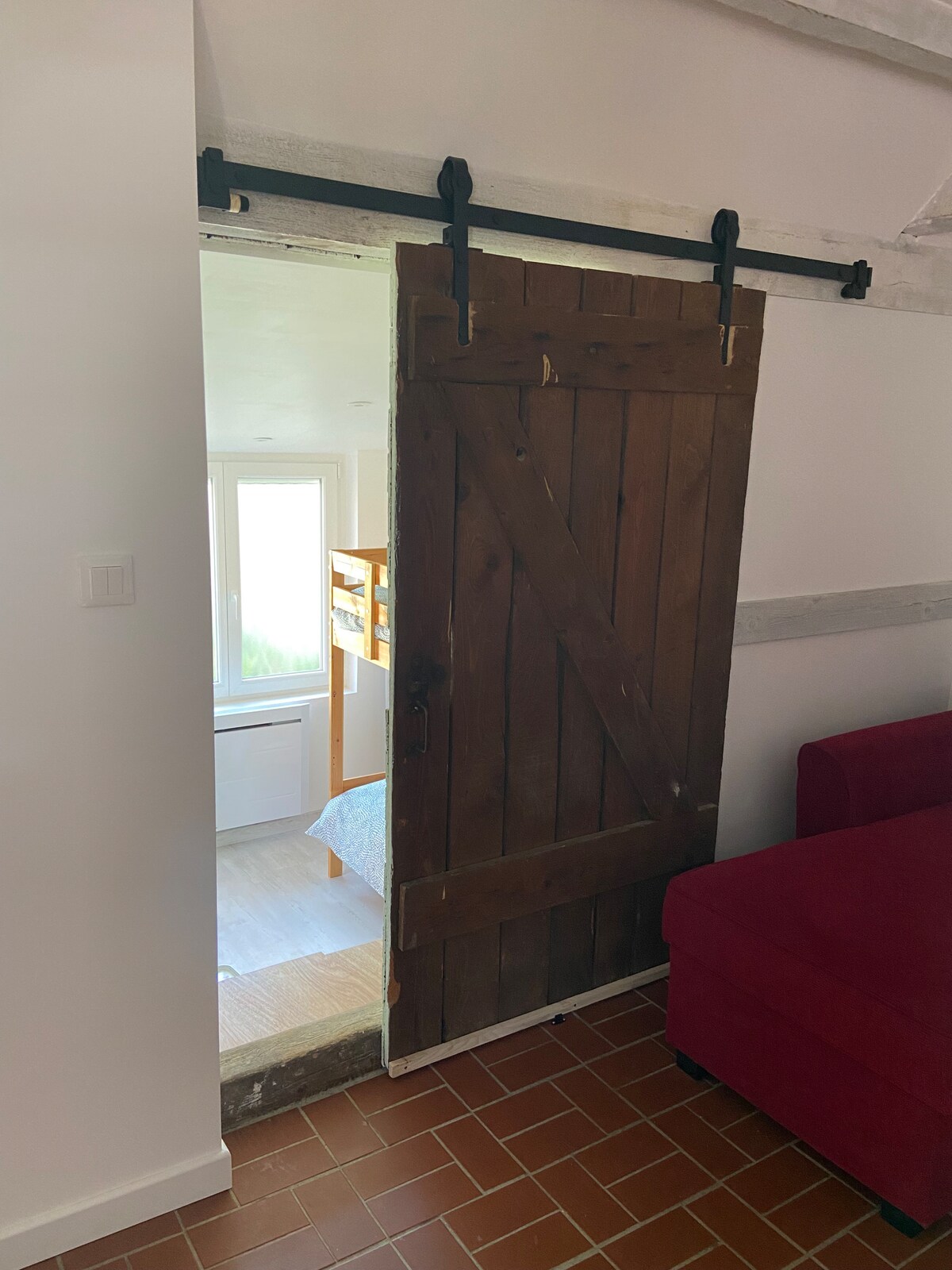 儿童房的滑动门 